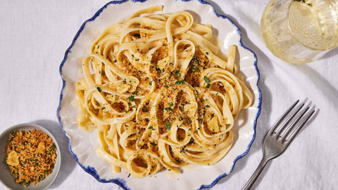 Your Guide to the Best Food and Wine Pairings: What Wine Goes With Fettuccine Alfredo