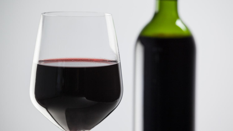  Elegant glass of wine in display